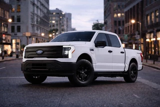 Hoofdafbeelding Ford F-150 Ford F-150 Usa LIGHTNING PRO / Extended Range 131 KwH accu / 3.500 KG trekgew