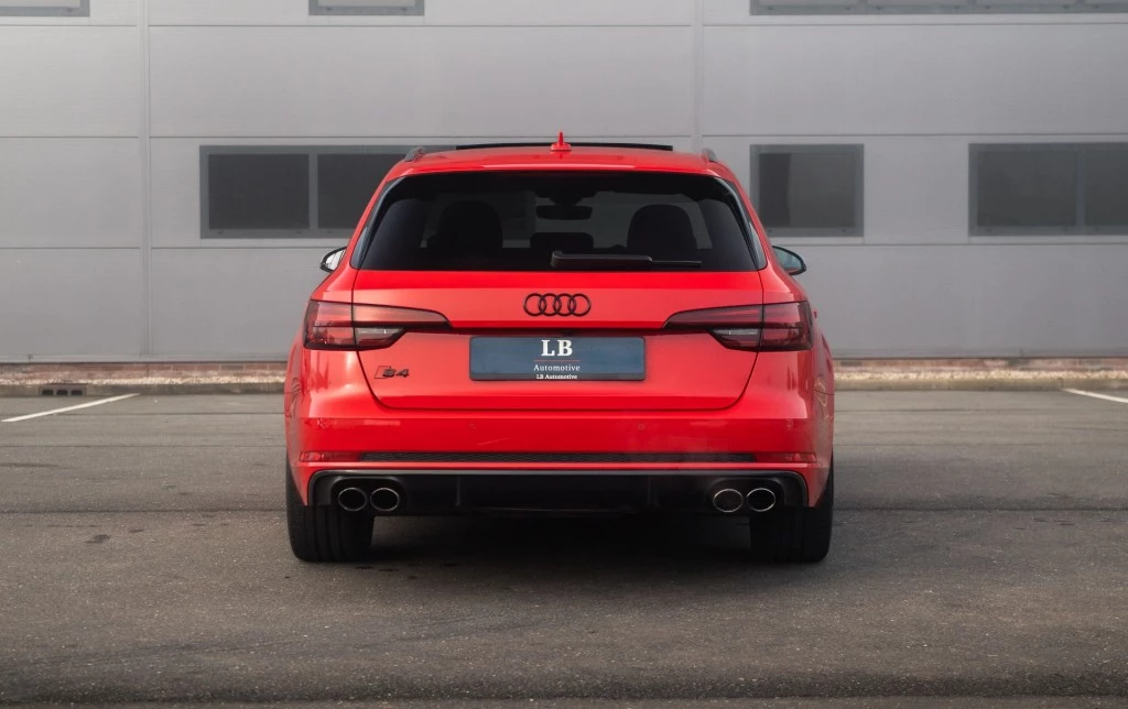 Hoofdafbeelding Audi S4