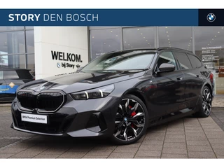 BMW 5 Serie Touring 550e xDrive M Sport Automaat / Panoramadak / Trekhaak / Adaptief M Onderstel Professional /  Stoelventilatie / Parking Assistant Professional / Adaptieve LED / Harman-Kardon