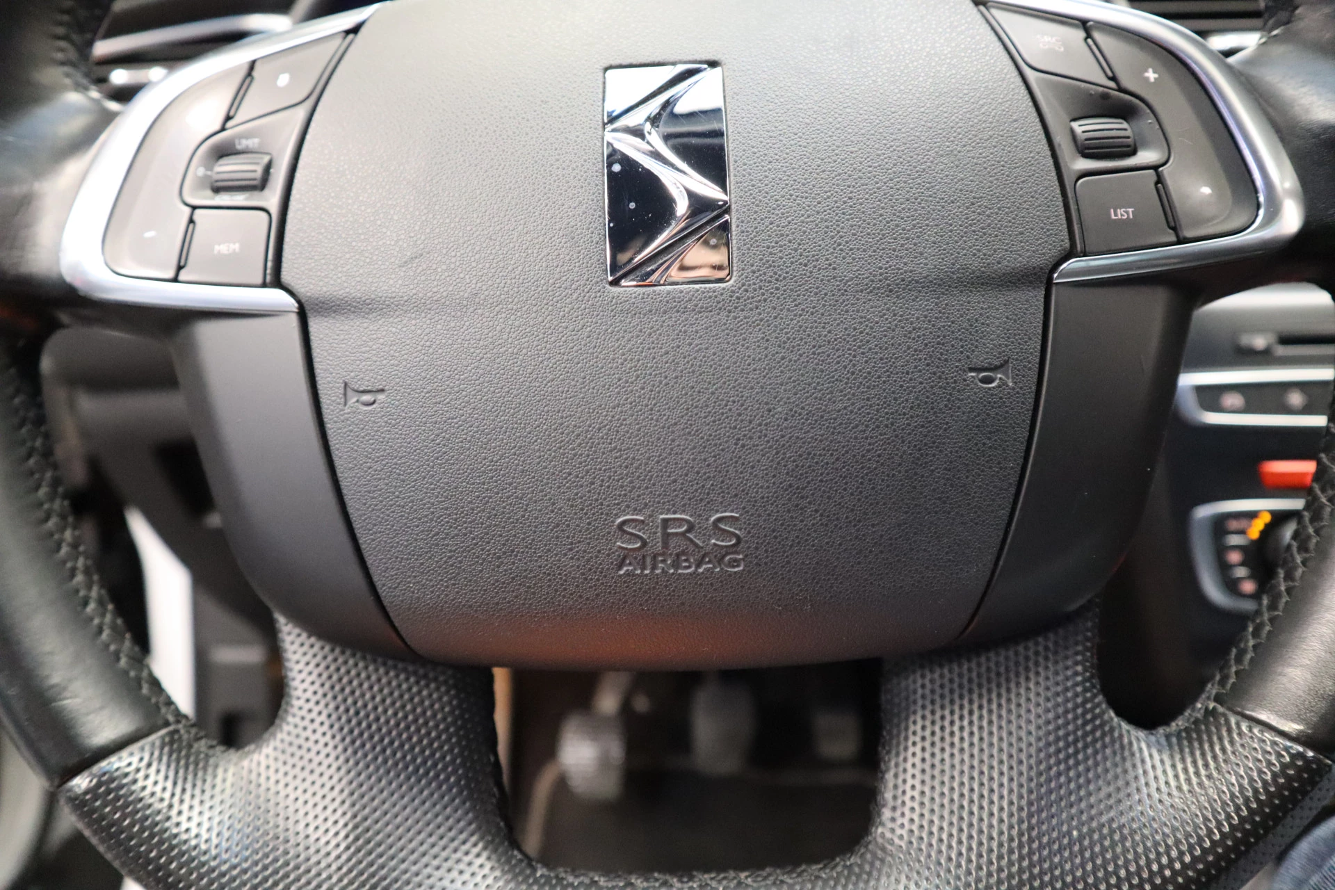 Hoofdafbeelding DS DS 4