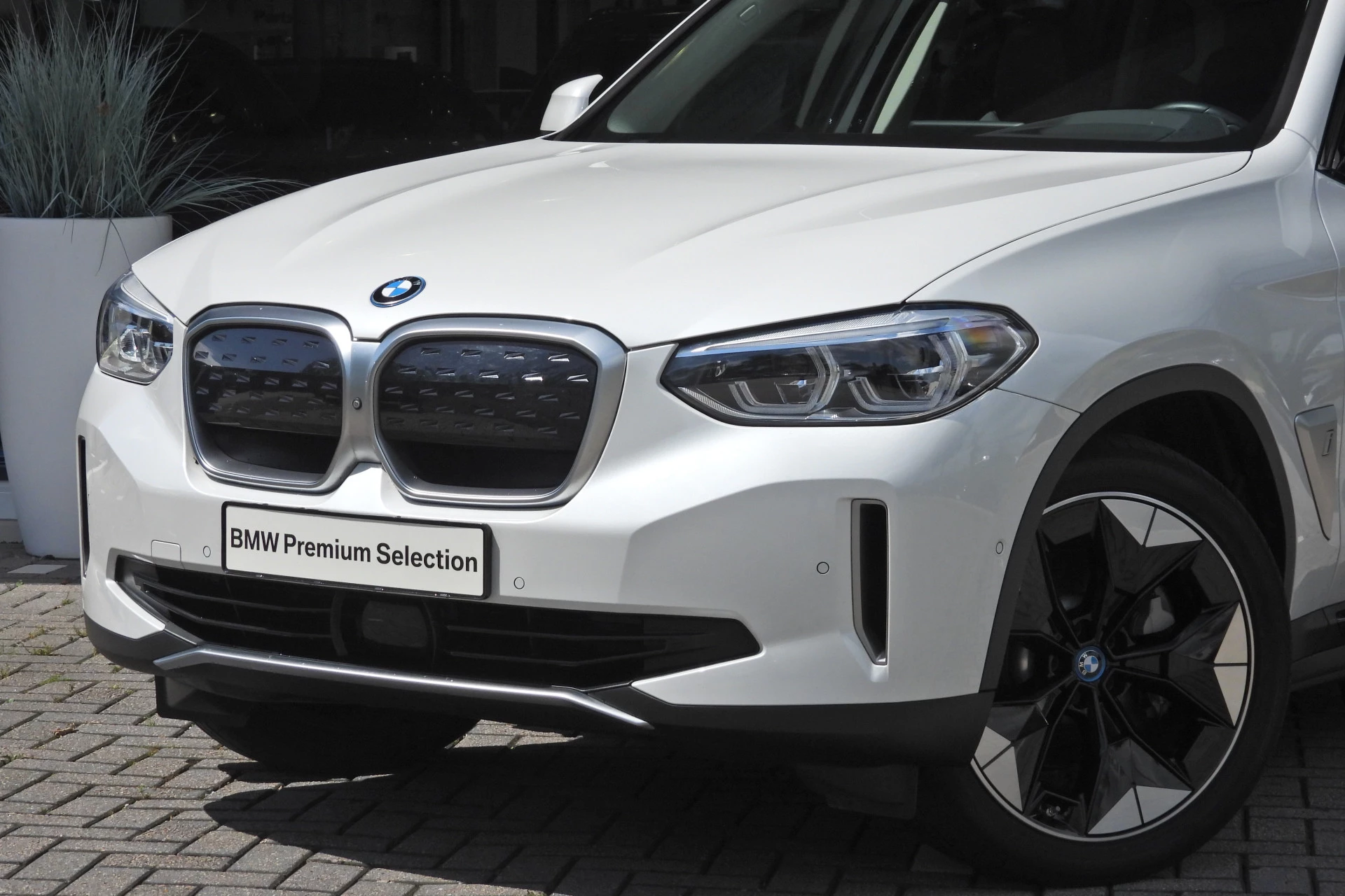 Hoofdafbeelding BMW iX3