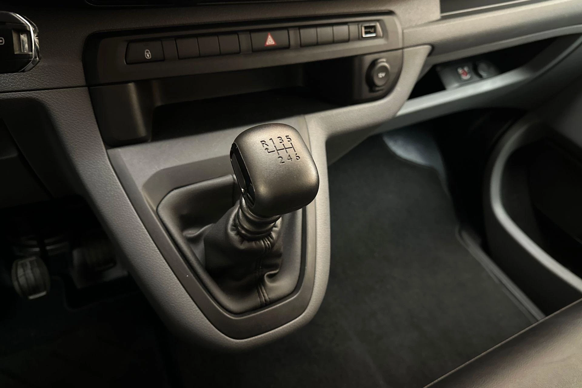 Hoofdafbeelding Peugeot Traveller
