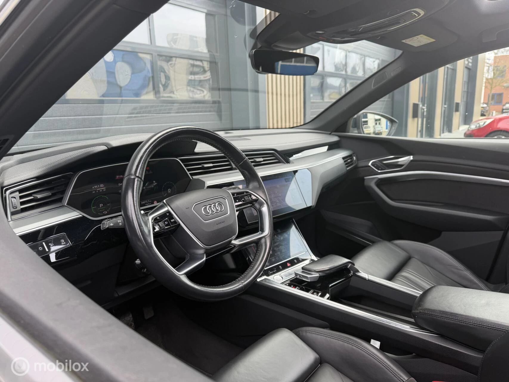 Hoofdafbeelding Audi e-tron