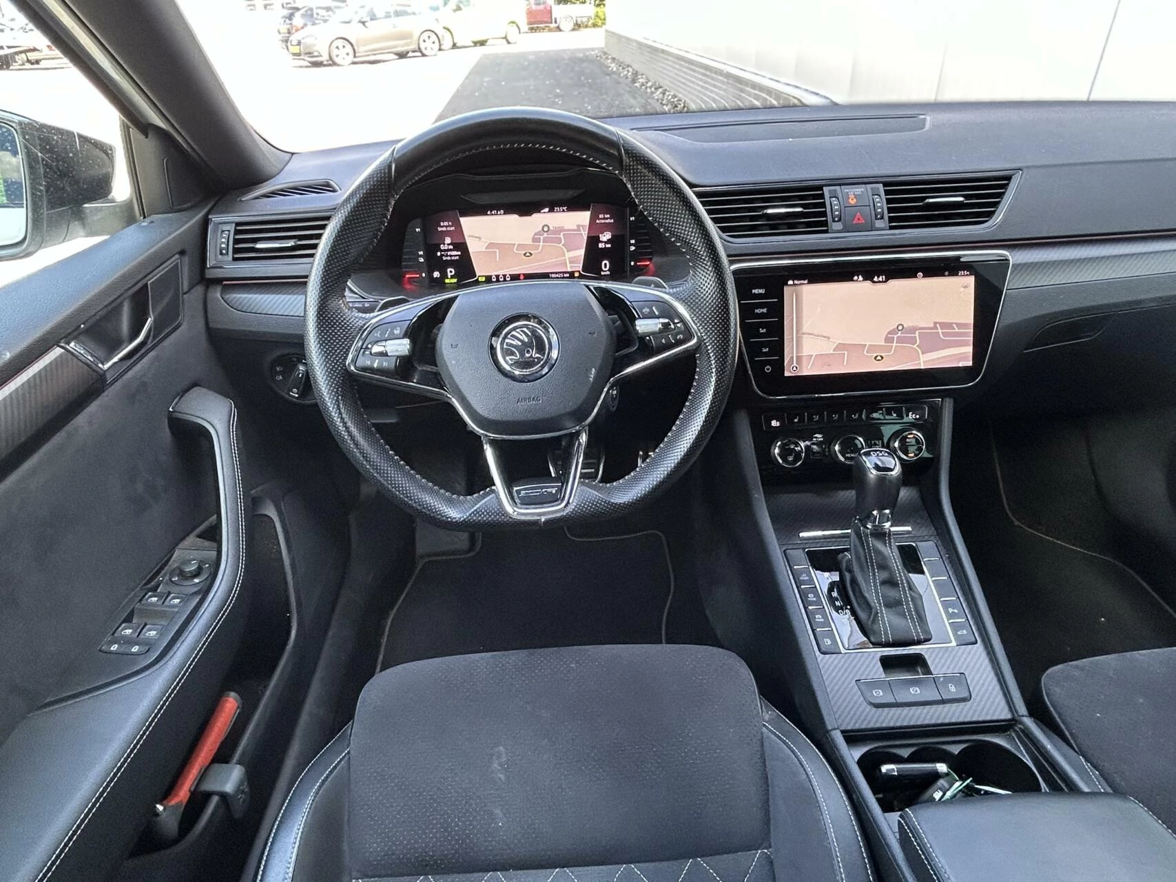 Hoofdafbeelding Škoda Superb