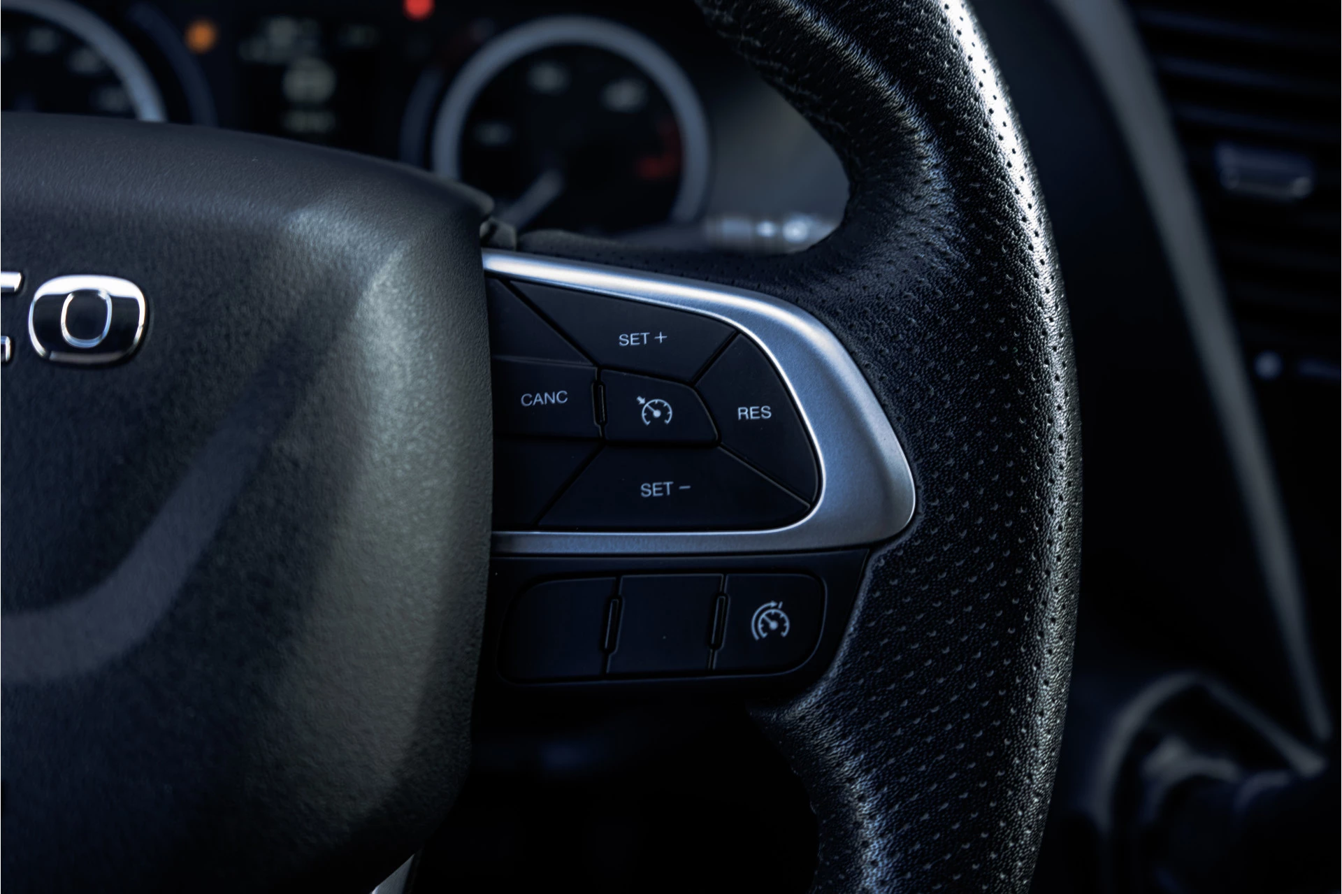 Hoofdafbeelding Iveco 35C16 | 3.0L |  Bakwagen met Laadklep | N1 | Automaat | Cruise | Navi |  3-Zits