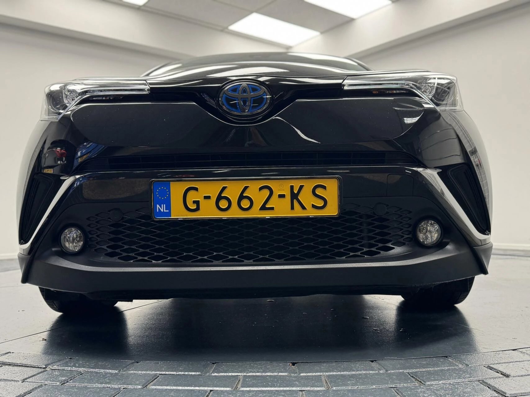 Hoofdafbeelding Toyota C-HR