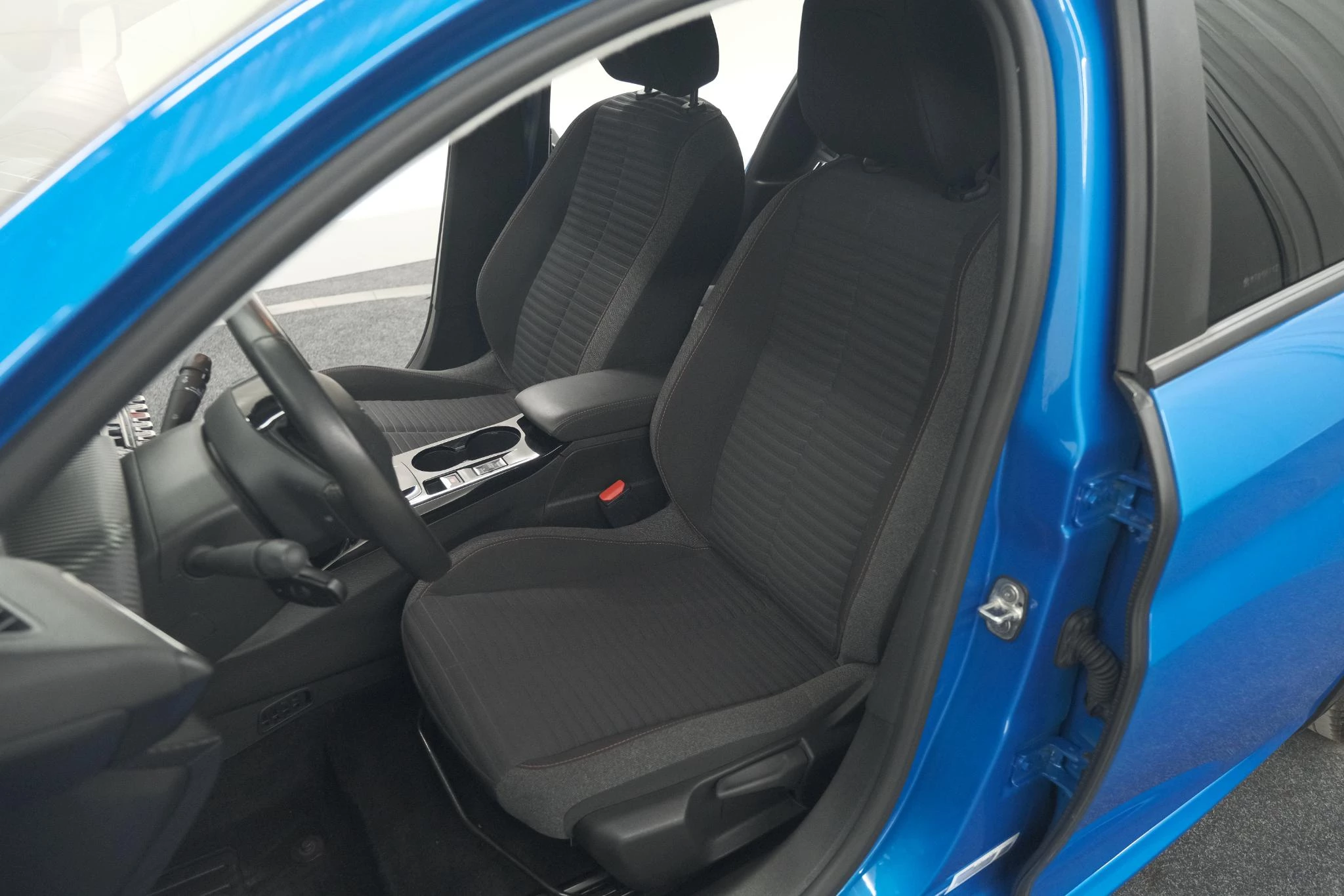 Hoofdafbeelding Peugeot e-208