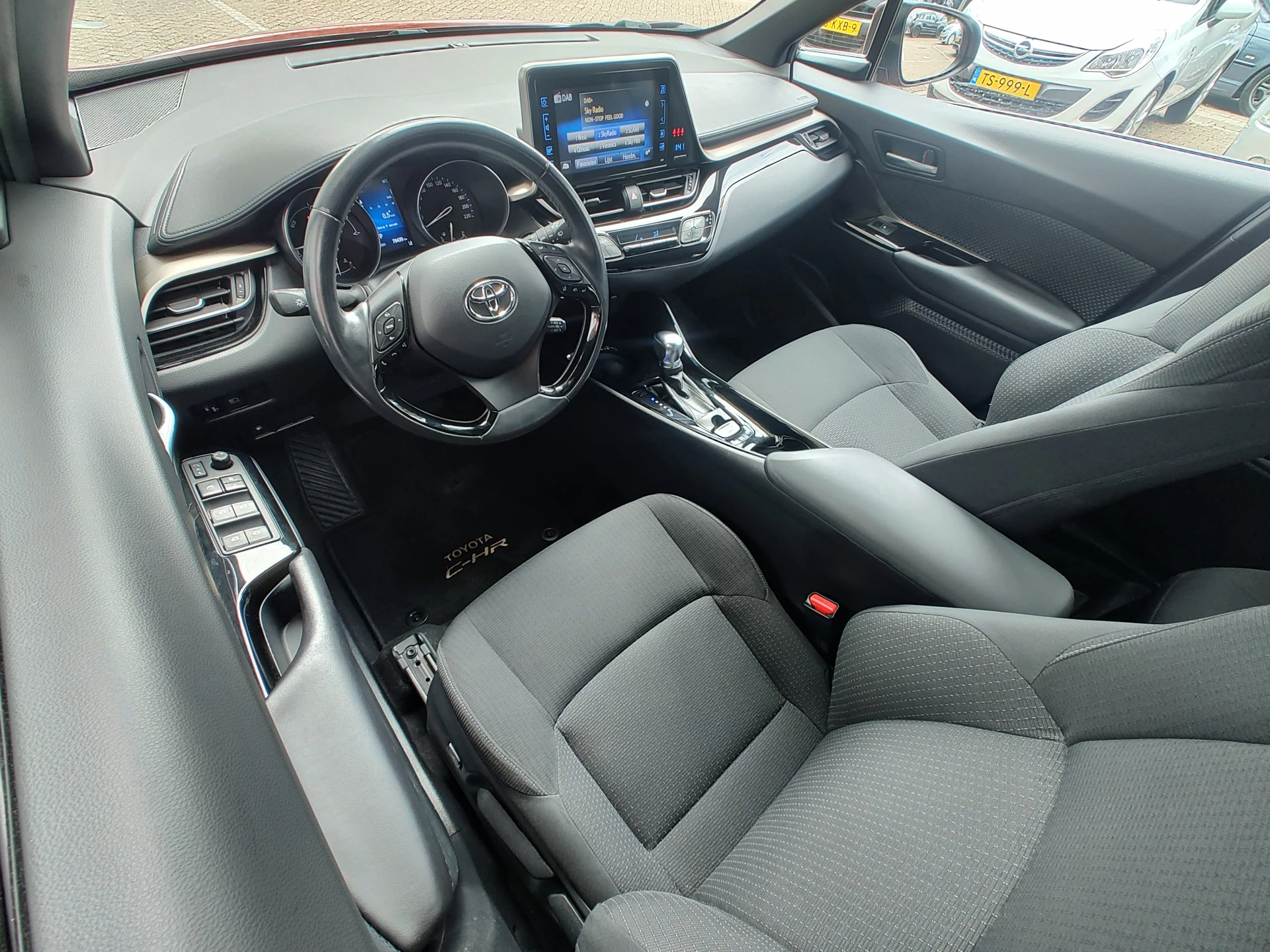 Hoofdafbeelding Toyota C-HR