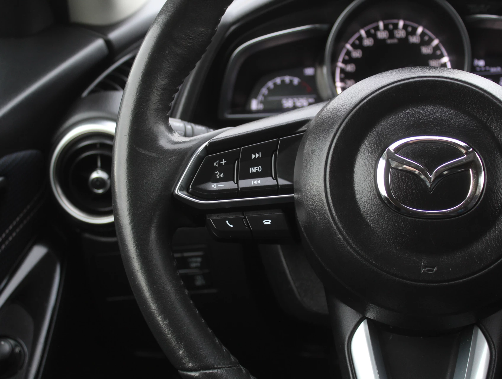 Hoofdafbeelding Mazda 2