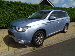 Mitsubishi Outlander 2.0 PHEV INSTYLE-Navi-Clima-Leer-Schuifdak-Cruise-Trkh