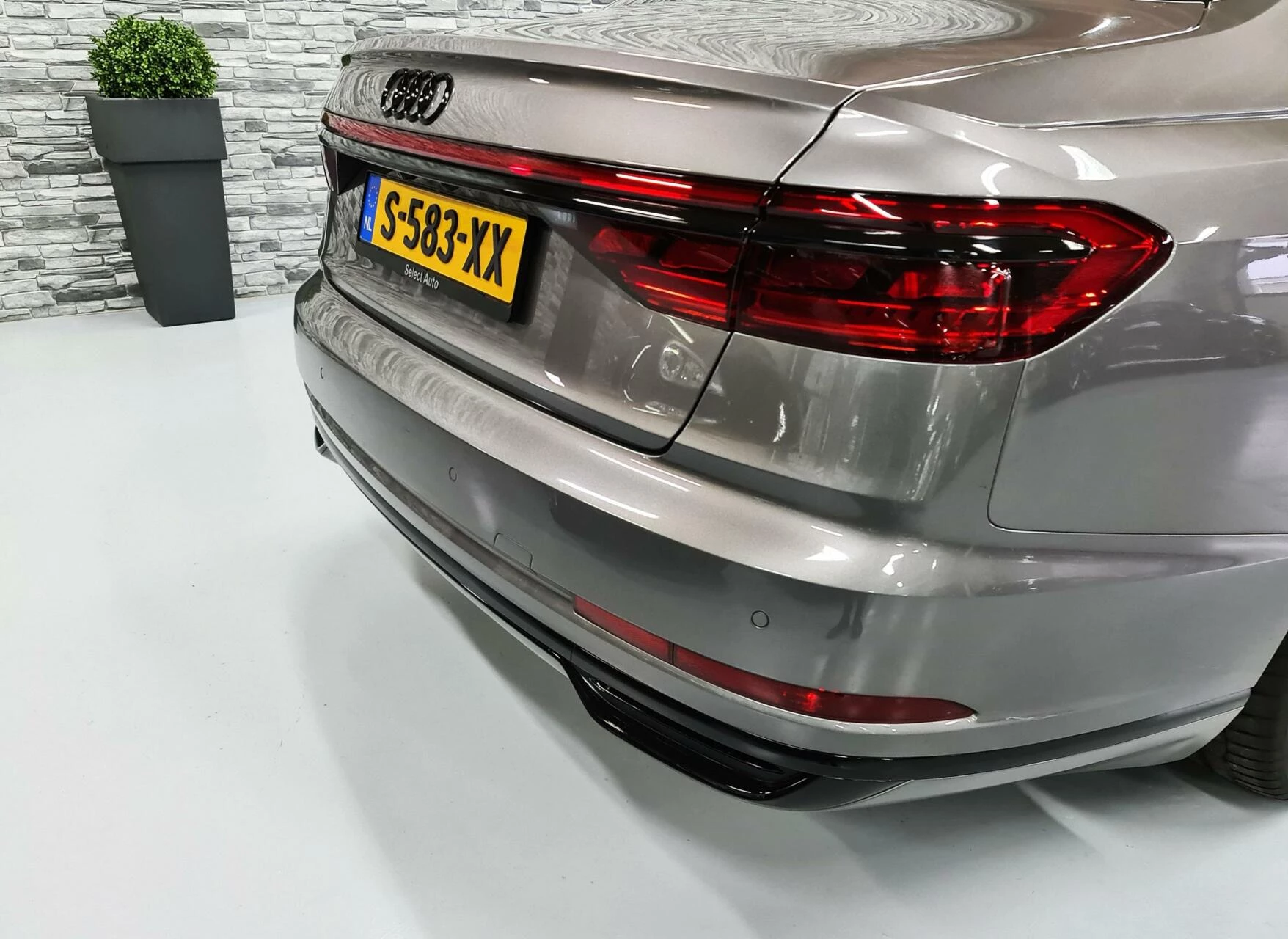 Hoofdafbeelding Audi A8