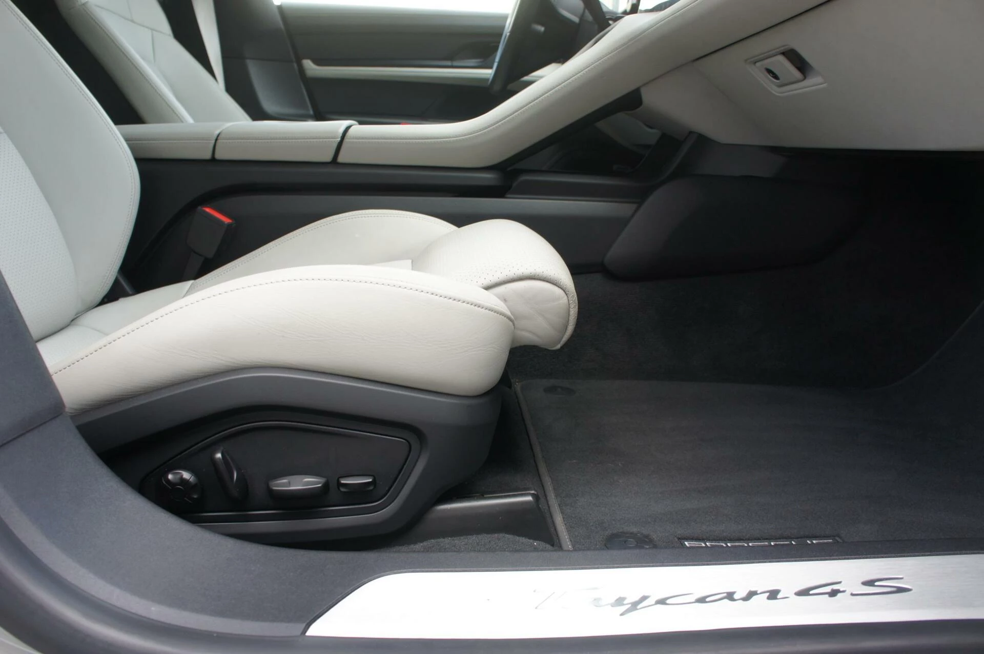 Hoofdafbeelding Porsche Taycan