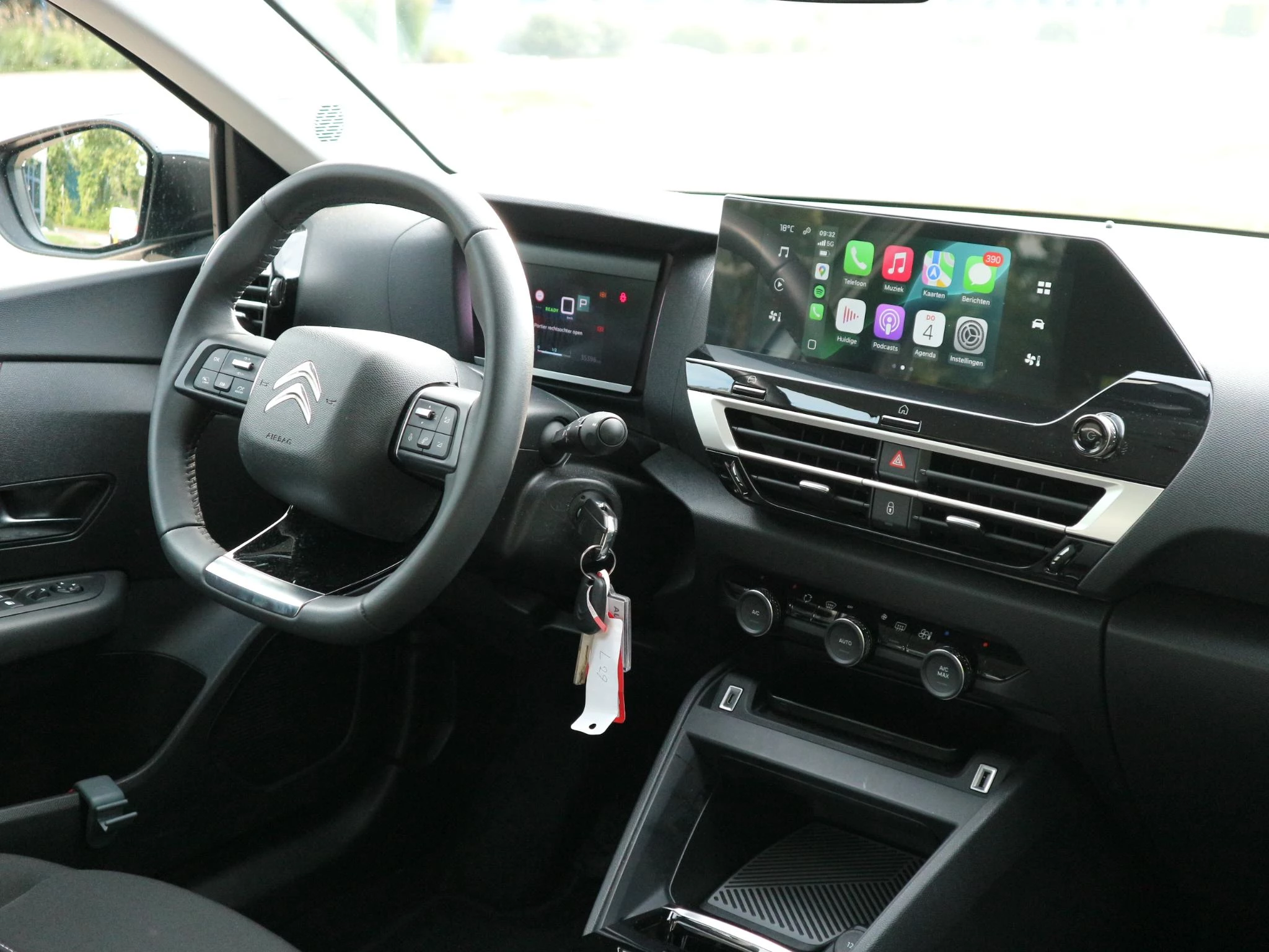 Hoofdafbeelding Citroën ë-C4 X