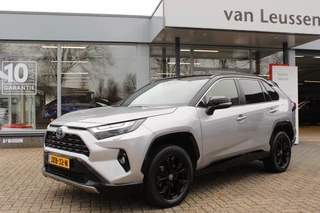 Hoofdafbeelding Toyota RAV4 Toyota RAV4 2.5 HYBRID AWD BI-TONE STOEL-STUUR & RUITENWISSER VERW EL-ACHTERKLEP P.SENSOREN V+A LED KEYLESS PRIVACY GLASS