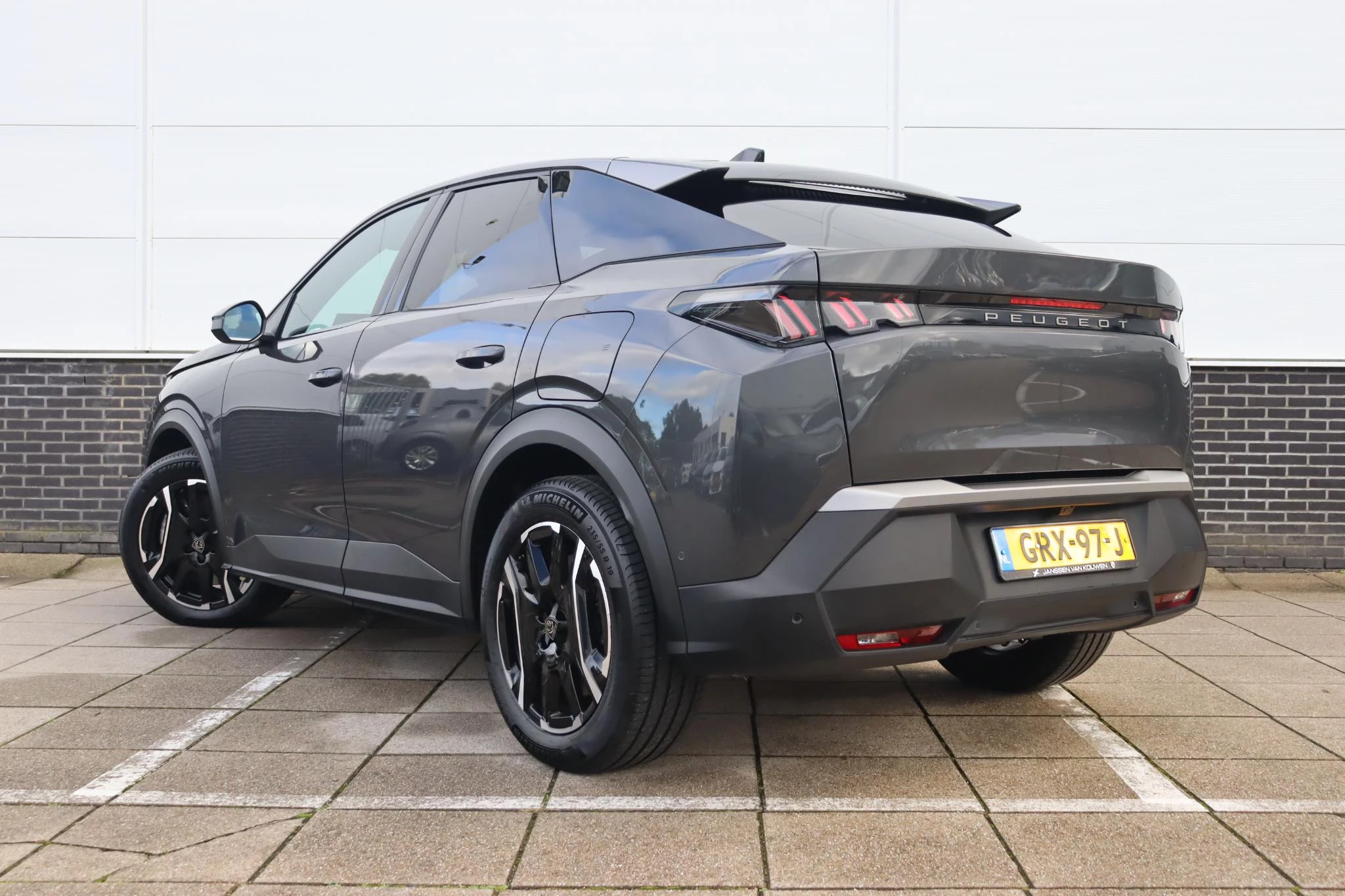 Hoofdafbeelding Peugeot e-3008