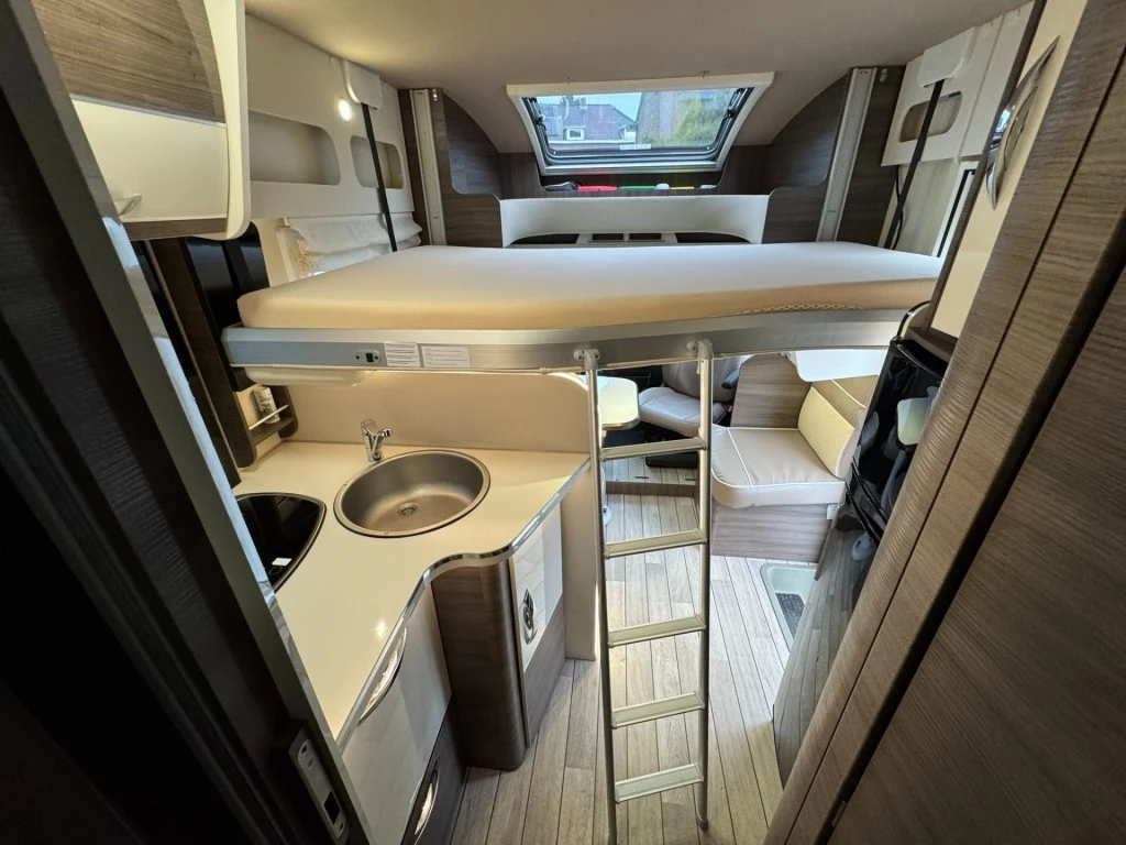 Hoofdafbeelding McLouis Carat 473