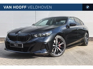 BMW 5 Serie 530e M Sport Automaat / Panoramadak / M Multifunctionele Stoelen / Adaptieve LED / Parking Assistant Plus / Comfort Access / Stuurverwarming