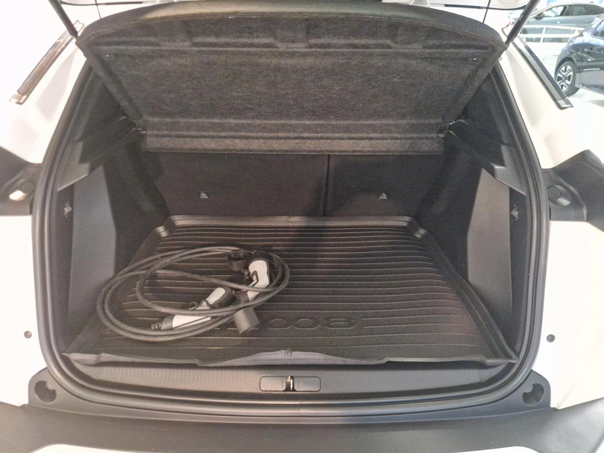 Hoofdafbeelding Peugeot e-2008