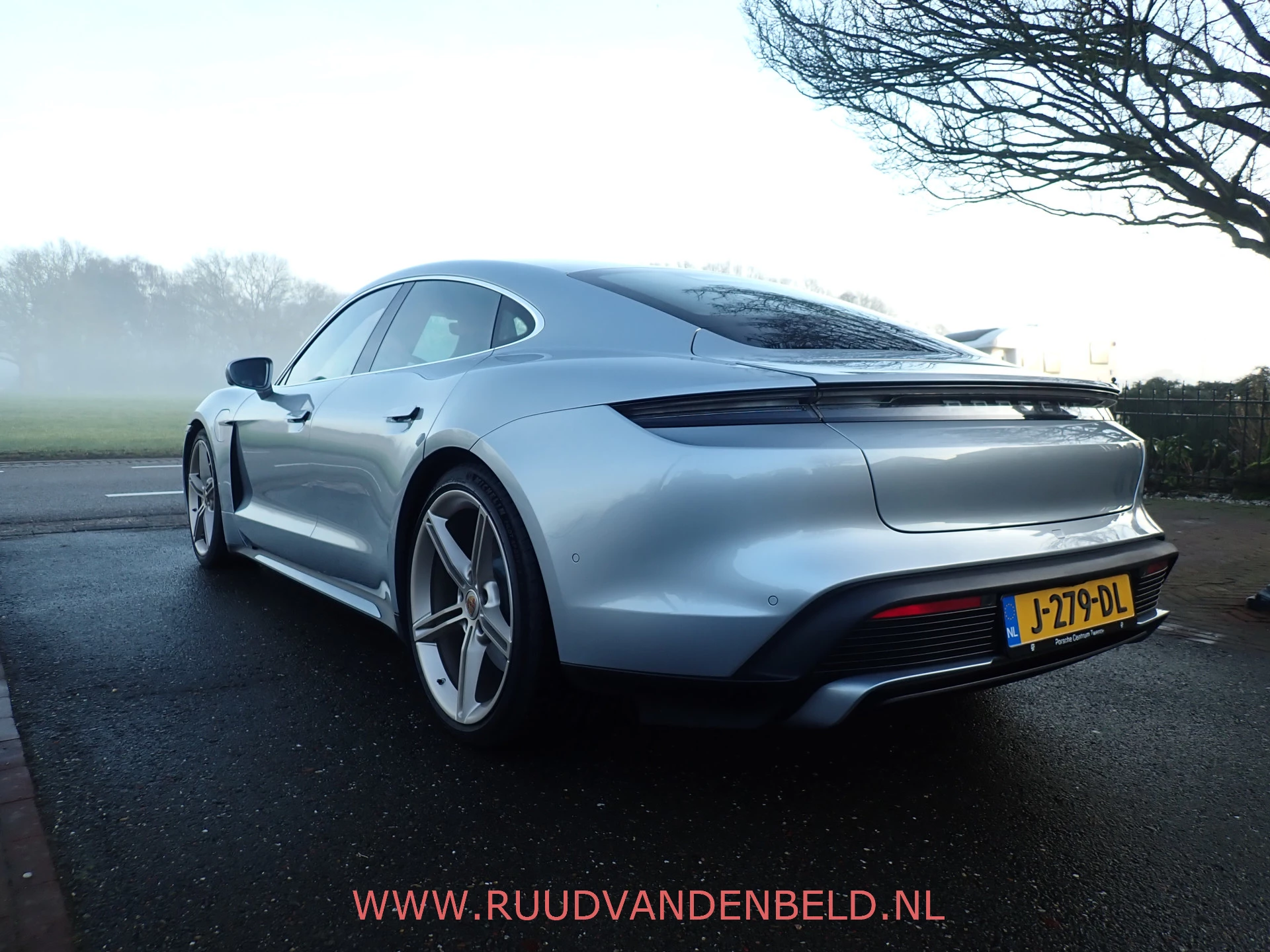 Hoofdafbeelding Porsche Taycan