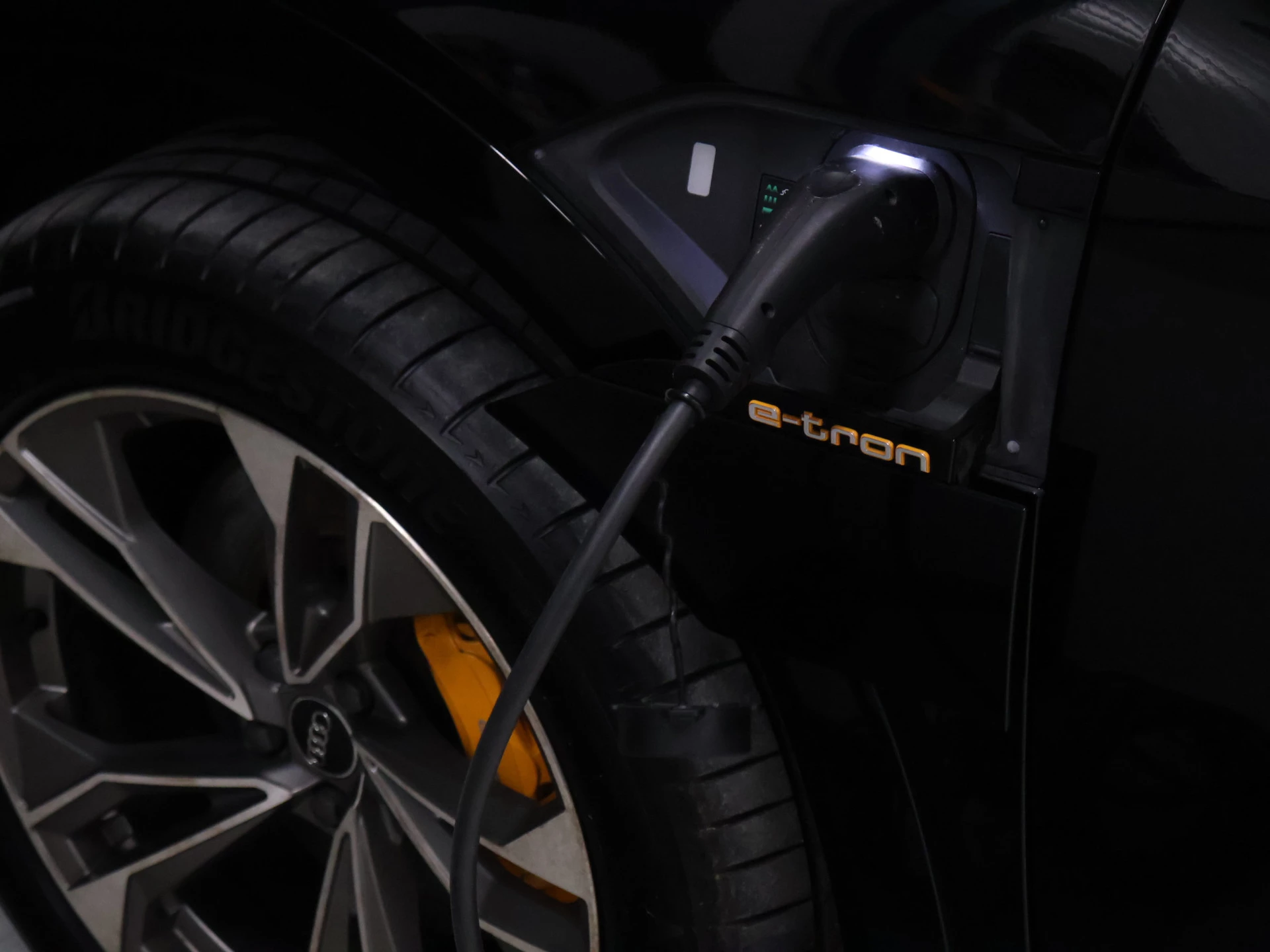 Hoofdafbeelding Audi e-tron