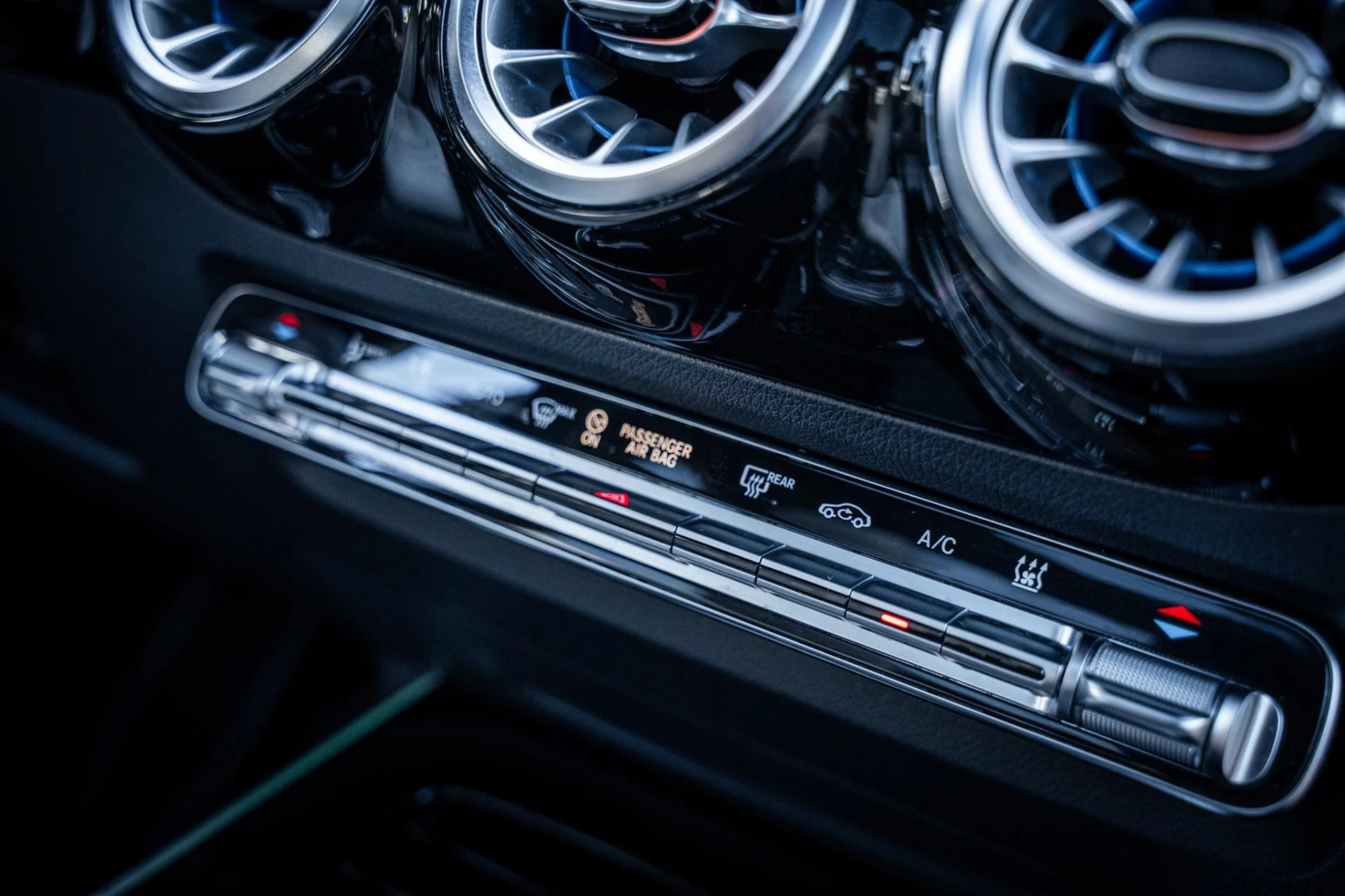 Hoofdafbeelding Mercedes-Benz EQA