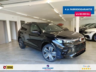 Hoofdafbeelding Volkswagen Tiguan Volkswagen Tiguan 1.5 eTSI R-LINE LEDER/PANO-DAK/TREKHAAK/CAMERA/ACC