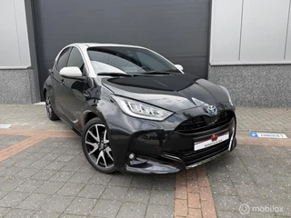 Toyota Yaris Hybrid Bi-Tone HUD Leder 18.566KM