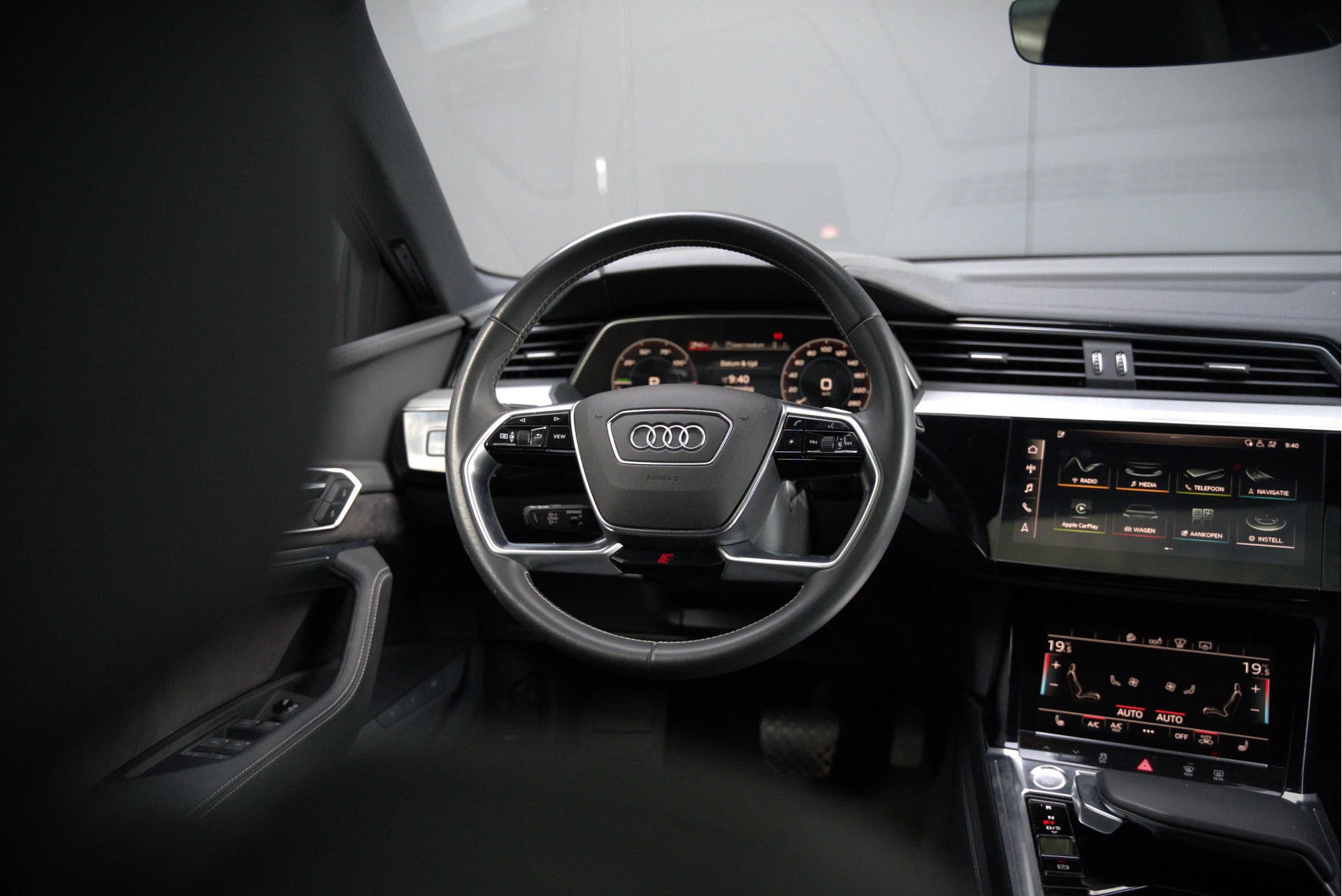 Hoofdafbeelding Audi e-tron