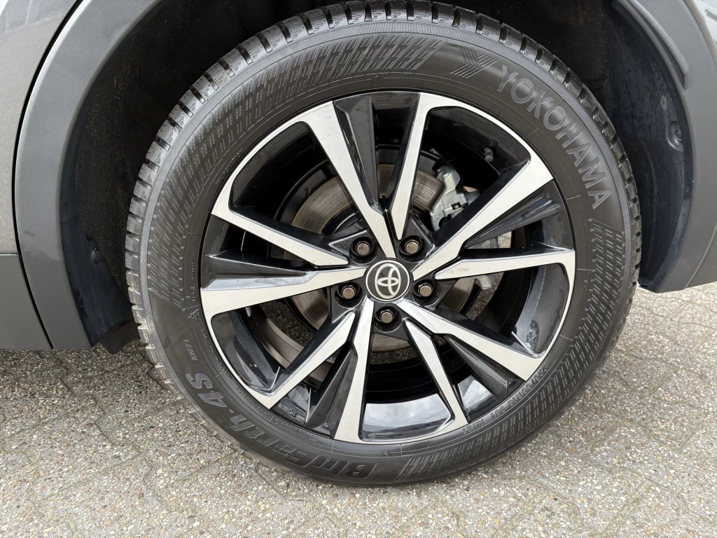 Hoofdafbeelding Toyota C-HR