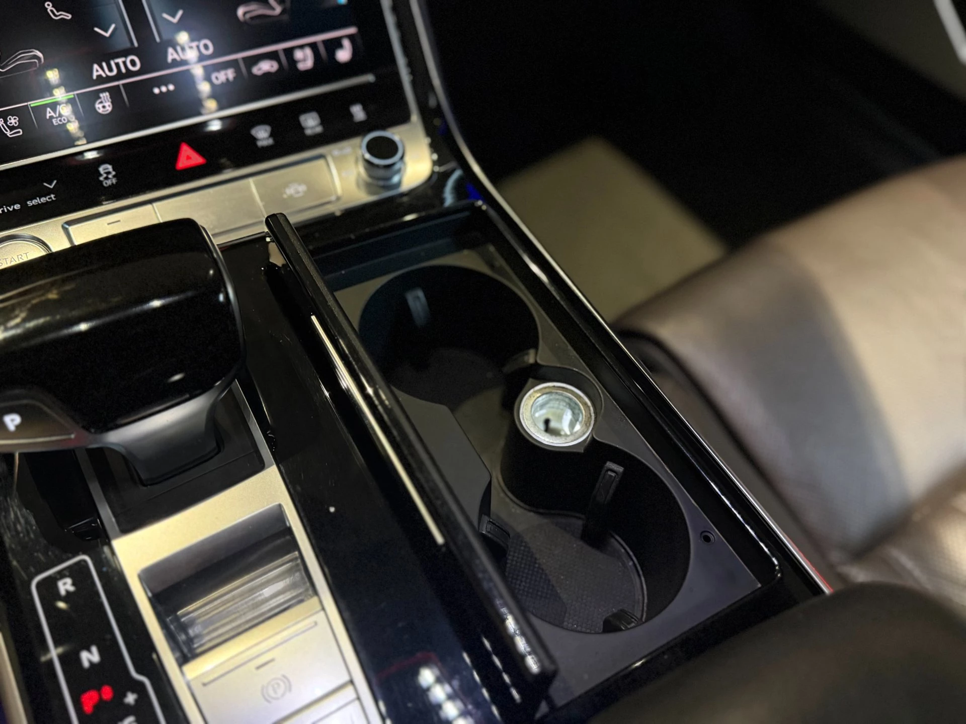 Hoofdafbeelding Audi A8