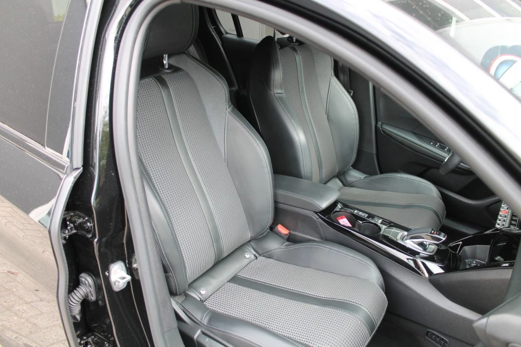 Hoofdafbeelding Peugeot e-208