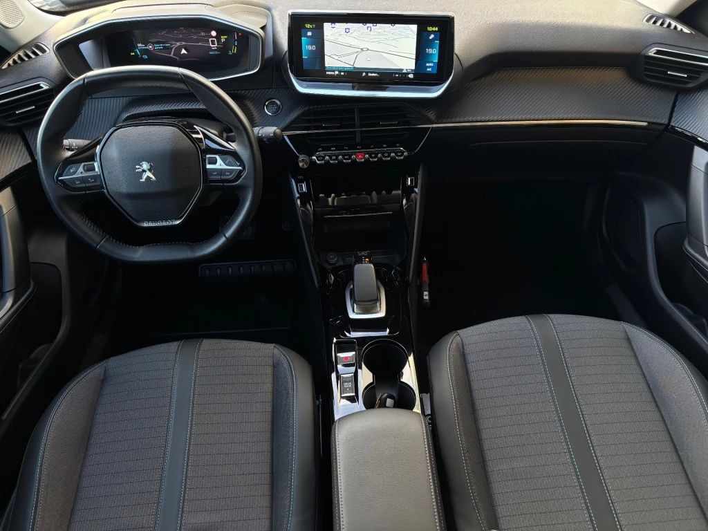 Hoofdafbeelding Peugeot e-2008