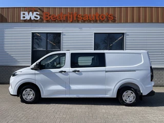 Hoofdafbeelding Ford Transit Custom Ford Transit Custom 320 2.0 TDCI L2H1 Trend DC 5 persoons / originele Ford dubbel cabine / bpm vrij / NIEUW / vaste prijs rijklaar € 39.950 ex btw / lease vanaf € 715 / airco / cruise / vol opties !