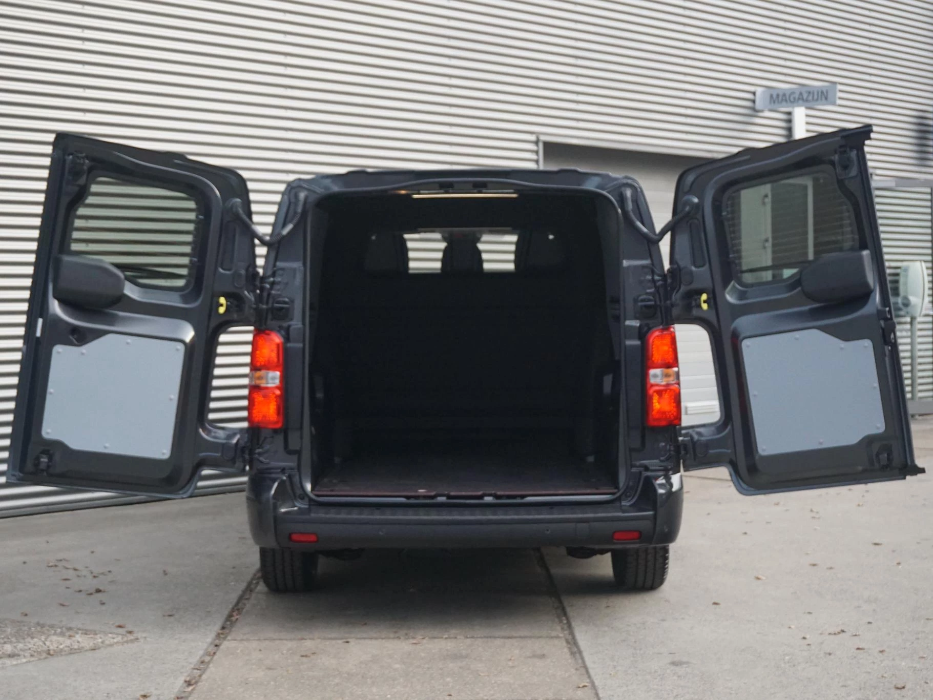 Hoofdafbeelding Opel Vivaro-e