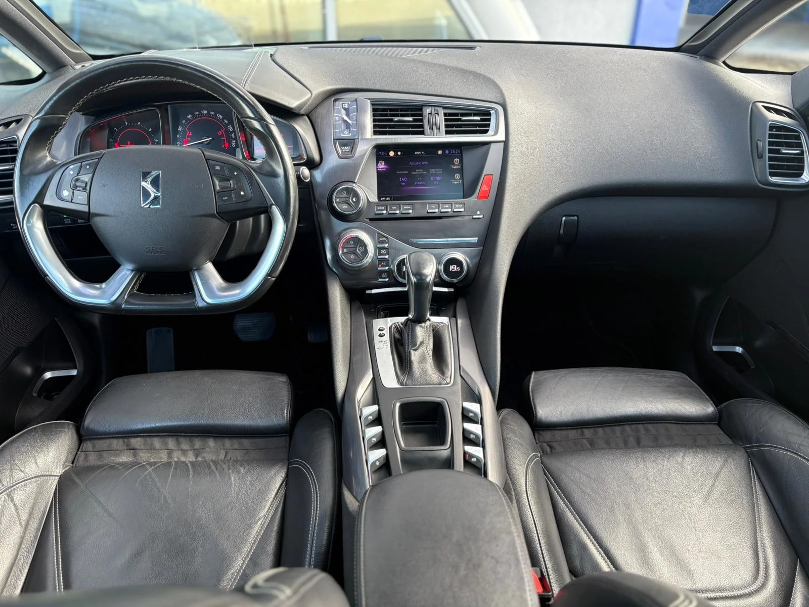 Hoofdafbeelding DS DS 5
