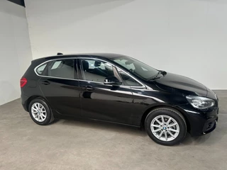 BMW 2 Serie Active Tourer 216i, PDC, Nav,Afn. trekhaak, NAP, Ned auto, ECC,