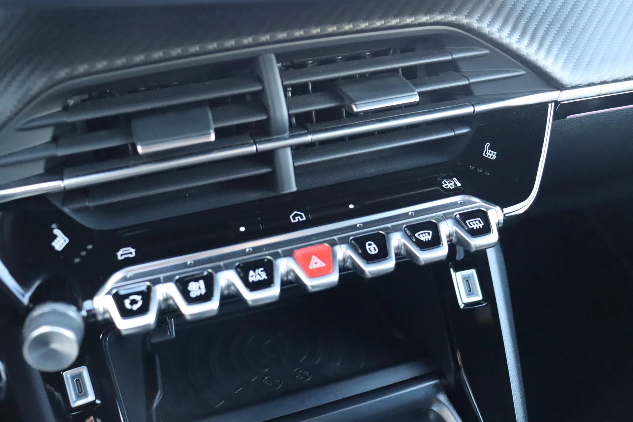 Hoofdafbeelding Peugeot e-2008