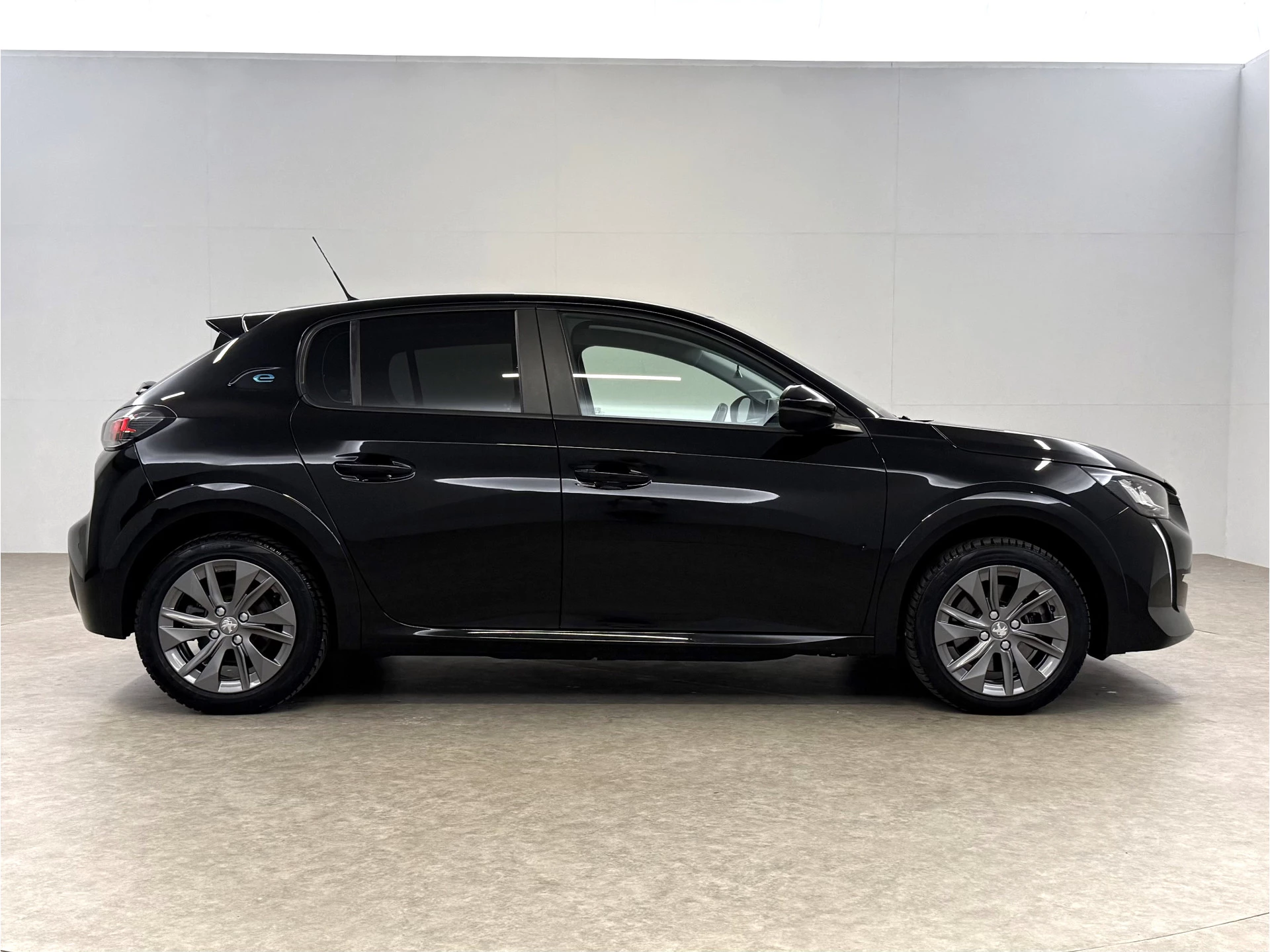 Hoofdafbeelding Peugeot e-208
