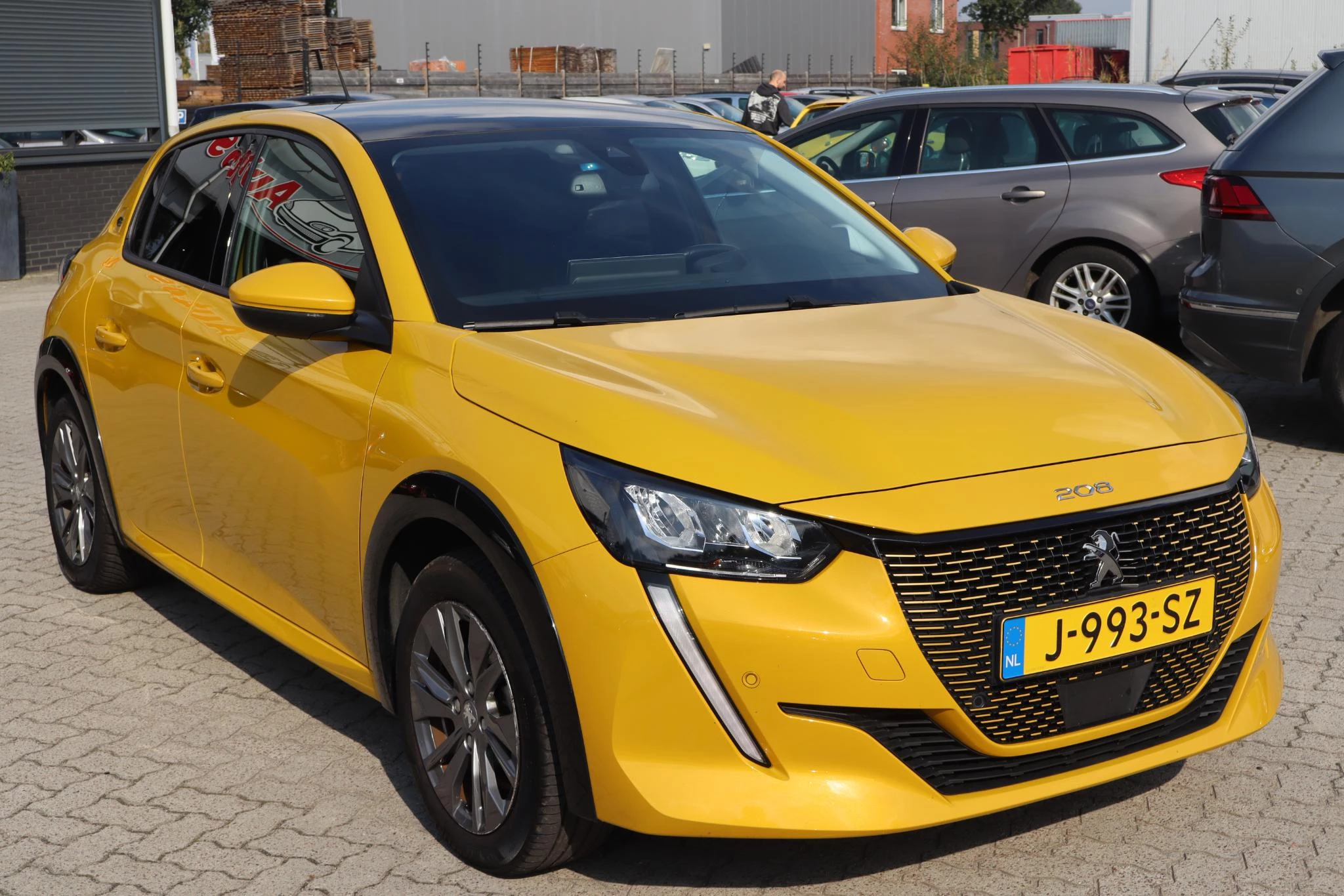 Hoofdafbeelding Peugeot e-208