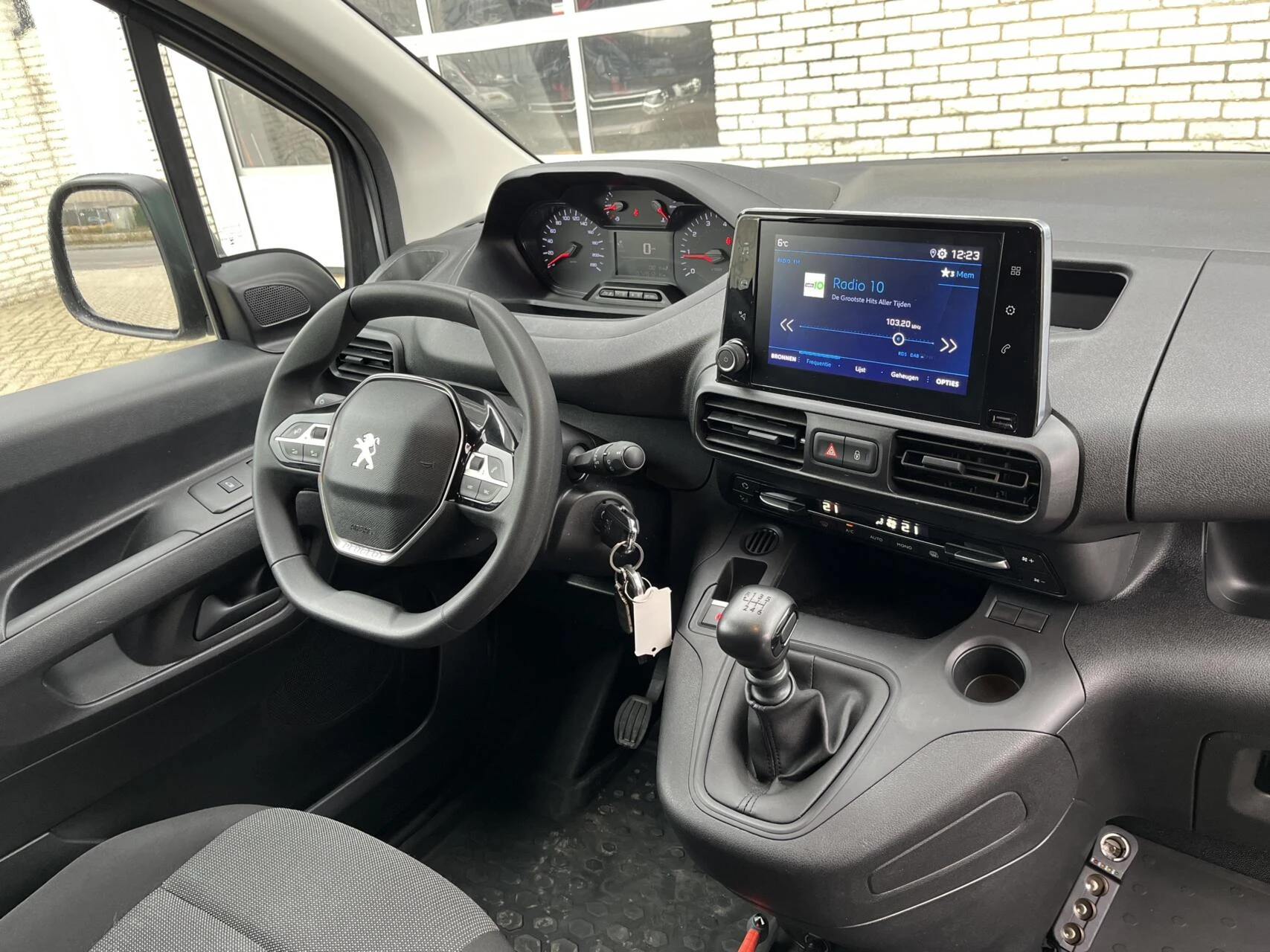 Hoofdafbeelding Peugeot Partner