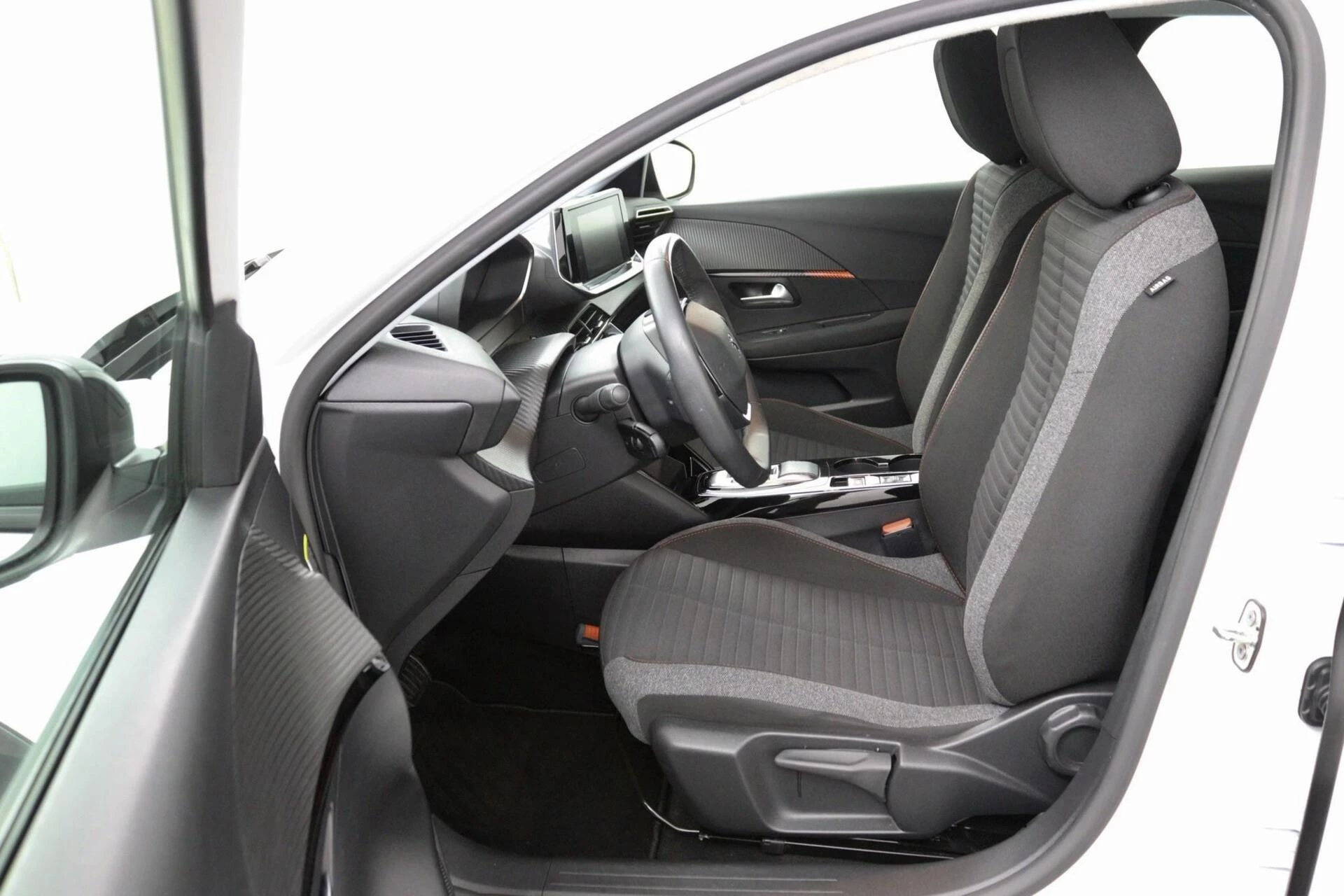 Hoofdafbeelding Peugeot e-208