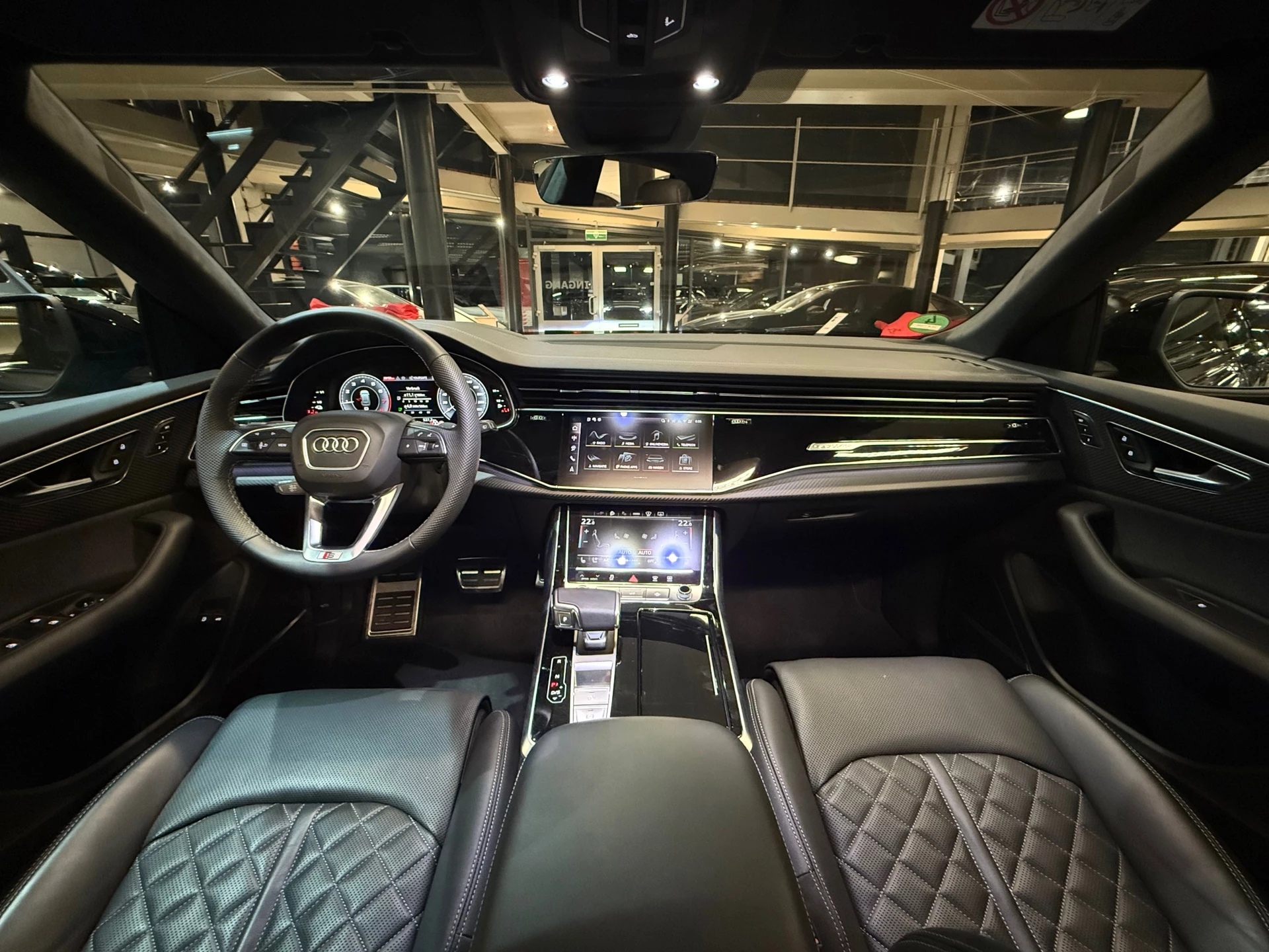 Hoofdafbeelding Audi Q8