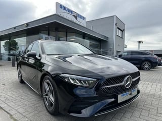 Mercedes-Benz A-Klasse 200 AMG Line Facelift sfeerverlichting|Distronic