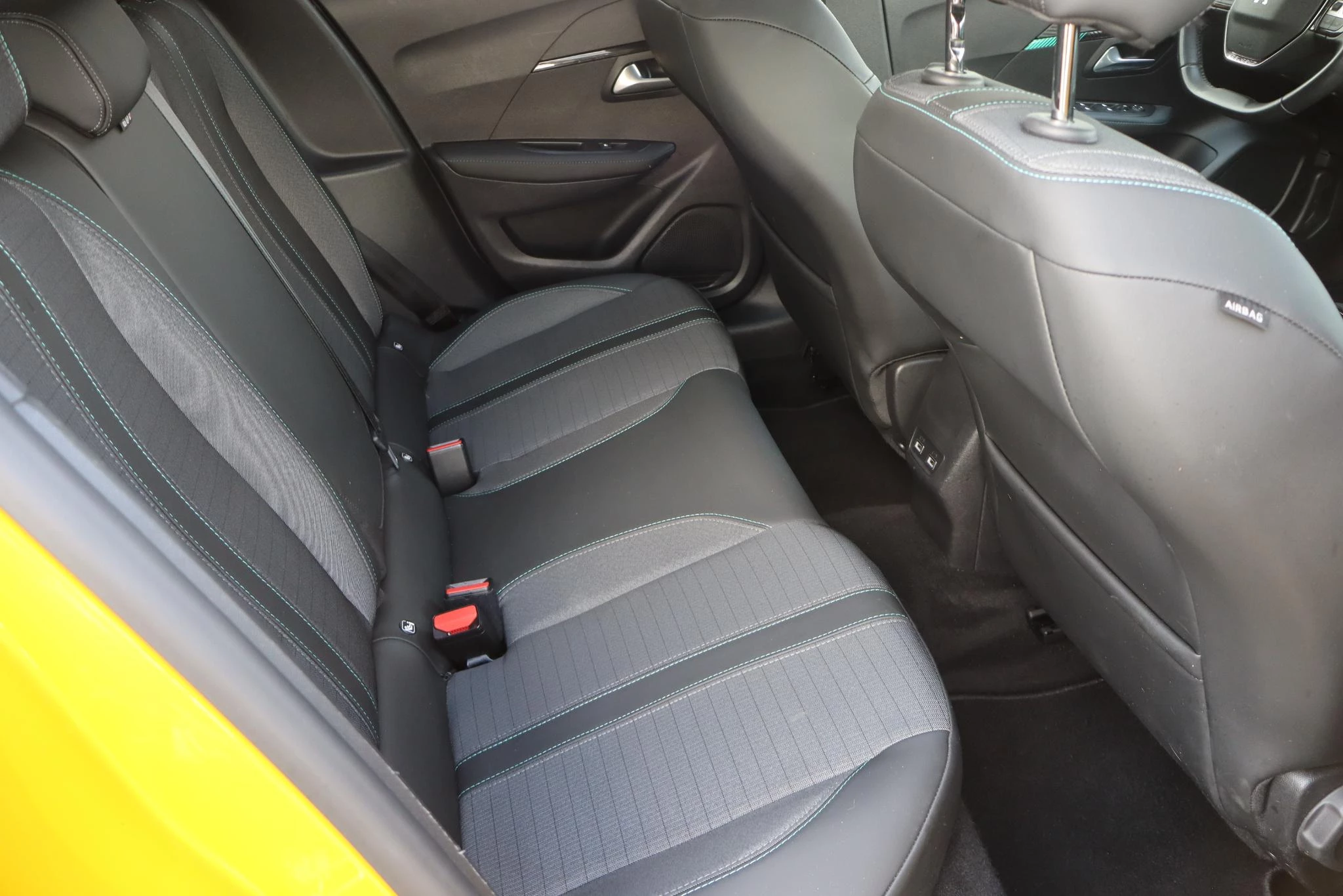 Hoofdafbeelding Peugeot e-208