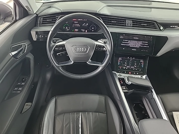 Hoofdafbeelding Audi e-tron
