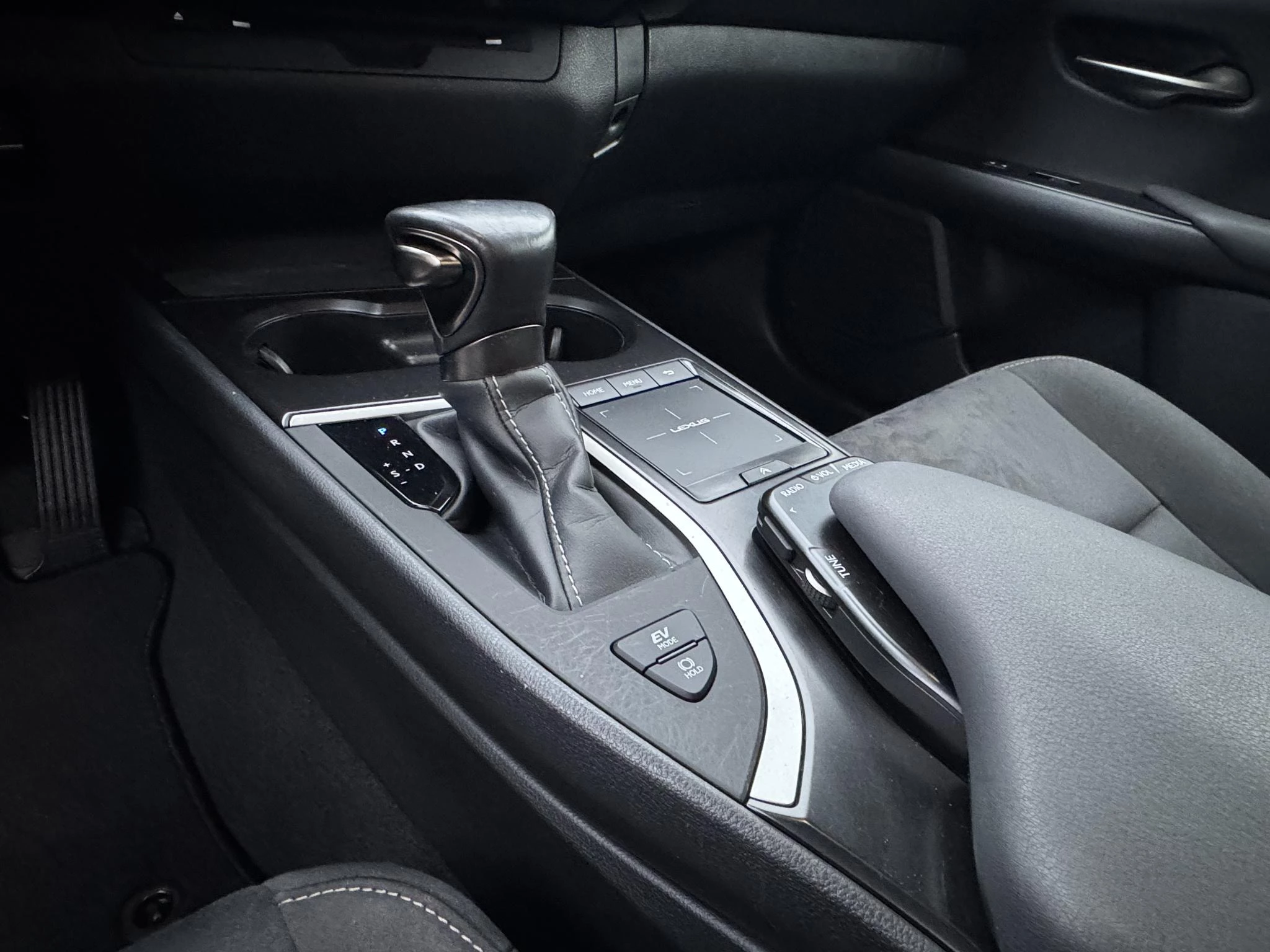 Hoofdafbeelding Lexus UX