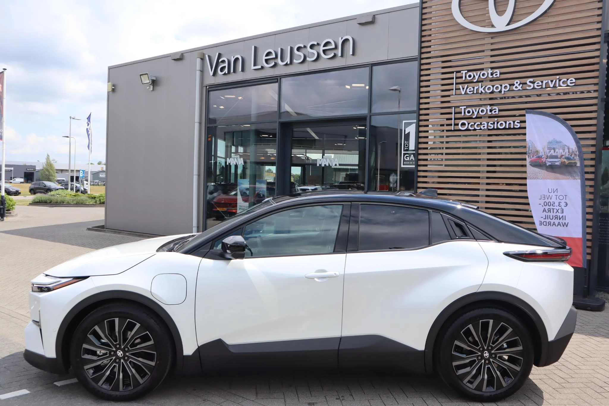Hoofdafbeelding Toyota C-HR+