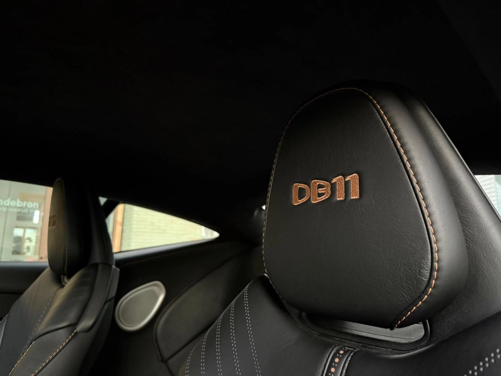 Hoofdafbeelding Aston Martin DB11