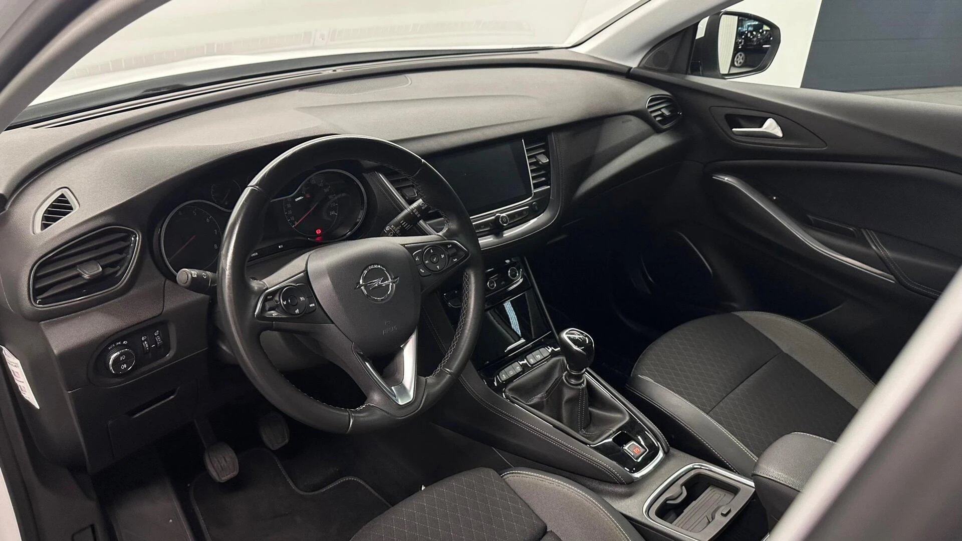 Hoofdafbeelding Opel Grandland X