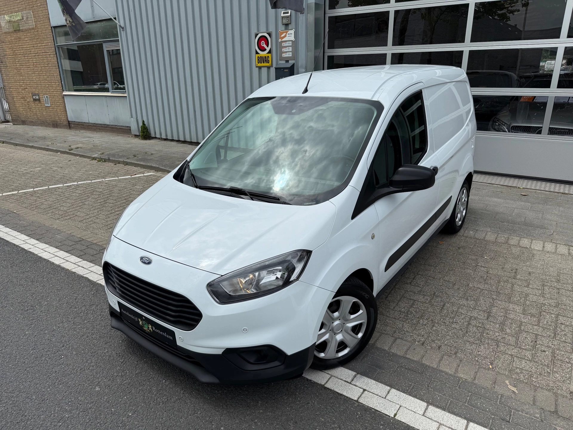 Hoofdafbeelding Ford Transit Courier
